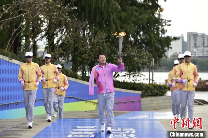 杭州亚残运会桐庐站火炬传递：山水诗路中的新