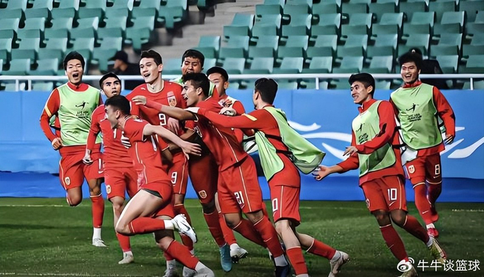 武汉三镇门将方镜淇失误致失球 郭嘉宇或替补登