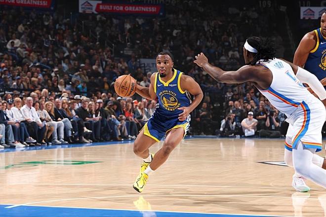 爵士险胜勇士克莱尔11分5篮板成关键先生