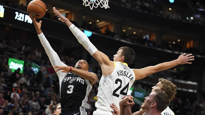 凯尔登·约翰逊勾手命中率67.8%引领马刺进攻革新