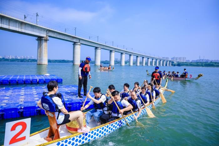 第三届北京丰台区龙舟大赛在园博园开赛 助力全