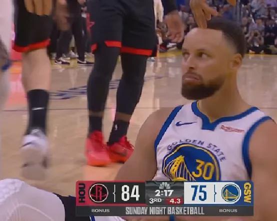 杜兰特关键传球助火箭险胜勇士 创赛季最长连胜